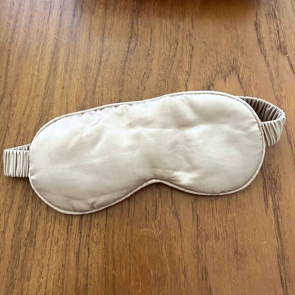 Skin Worldwide Natural Skin Silk Eye Sleep Mask - Picture 2 of 4